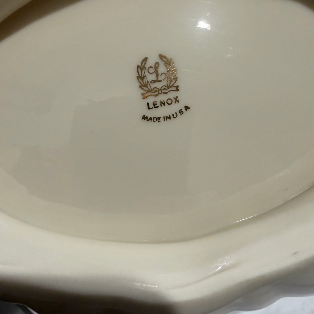 Lenox Symphony 24k Gold Trim Oval Scallop Footed Serving Bowl - Picture 6 of 6